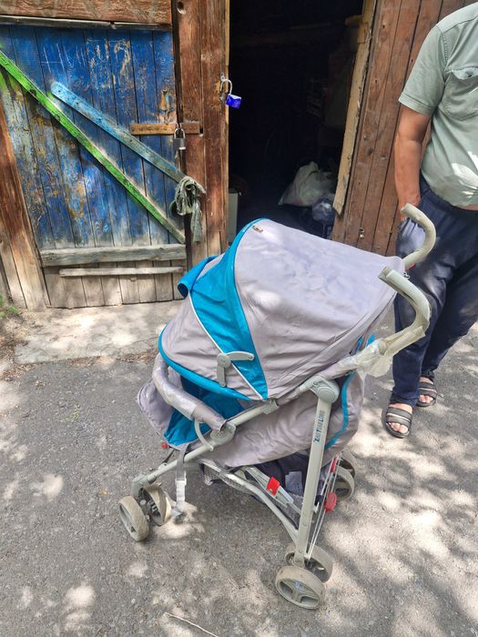Продам коляску прогулочную б/у