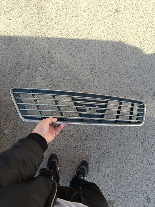 Продаю решетку радиатора цефиро а32