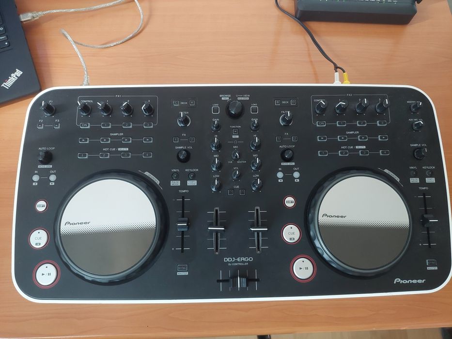 Consolă DJ Pioneer DDJ Ergo-V
