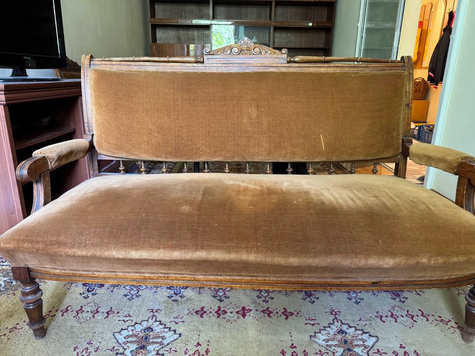 Ретро комплект: канапе и два фотьойла от масивно дърво