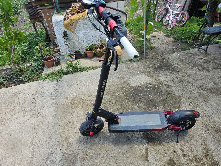 Vând trotinetă electrică Kukirin/Kugoo M4 Pro pentru piese sau reparație