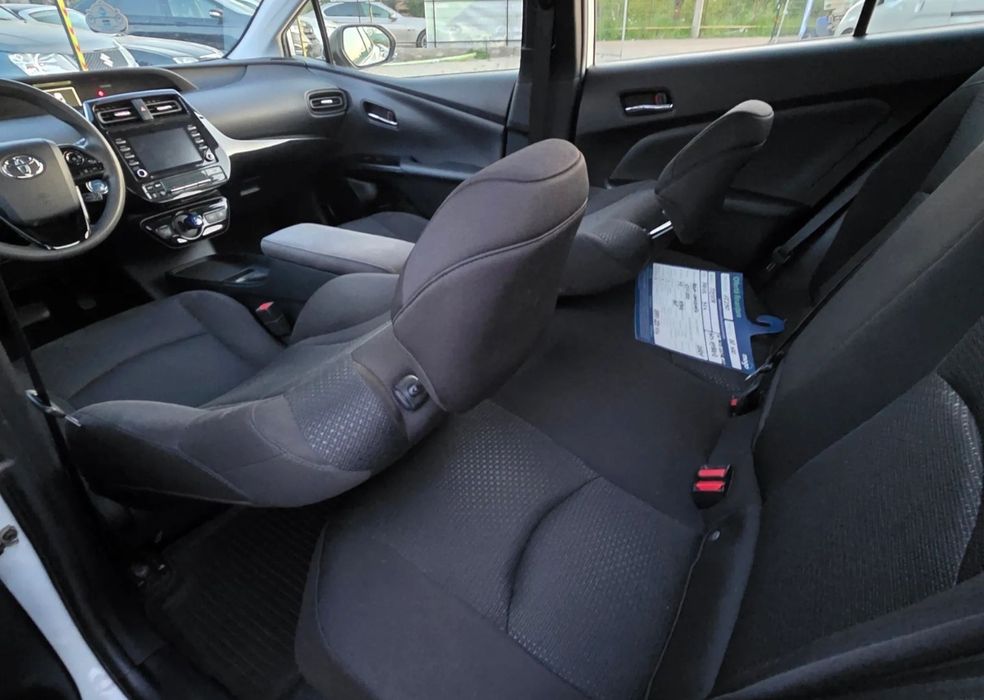 Toyota Prius 1..8  HYBRID e-CVT 4x4 awd-e  2021