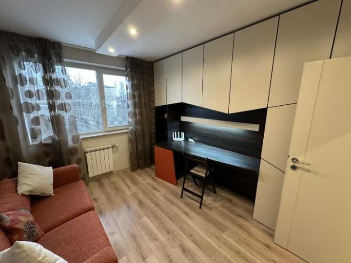 Дава се под наем Многостаен апартамент в София, Младост 1А - 150 кв.м за 1350 € - Снимка #12