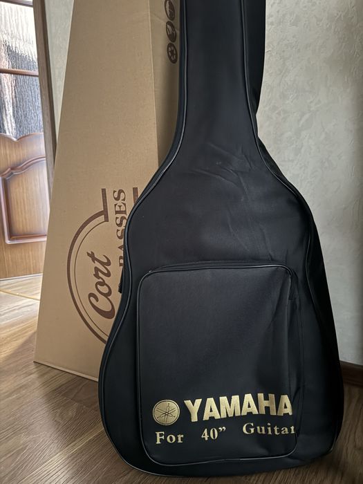 Продам классическую гитару
