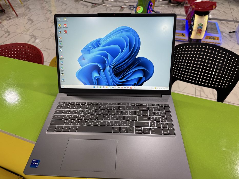 Lenova ide pad slim 3i