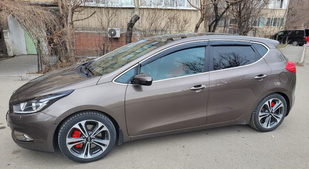 Продам киа сеед самая полная комплектация