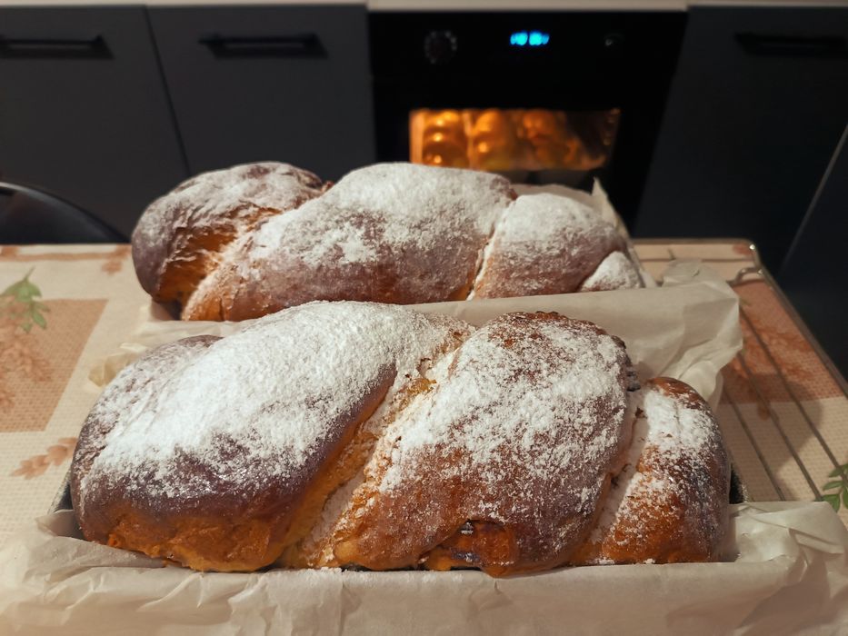 Cozonac pufos de casă cu nucă și cacao