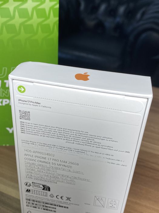 iPhone 17 Pro Max • 256 GB • Cosmic Orange