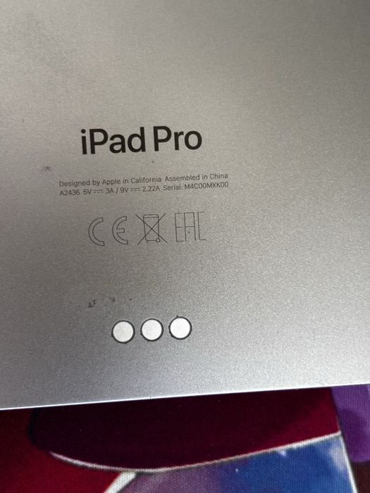 IPad Pro 12.9 6gen + magic keyboard - за части