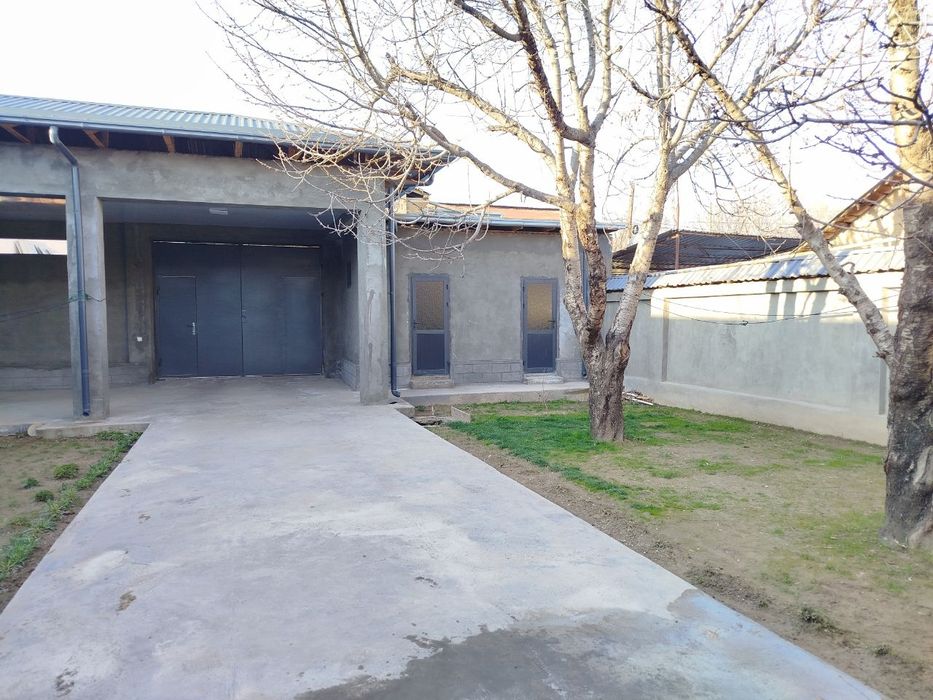 Ховли уй сотилади.