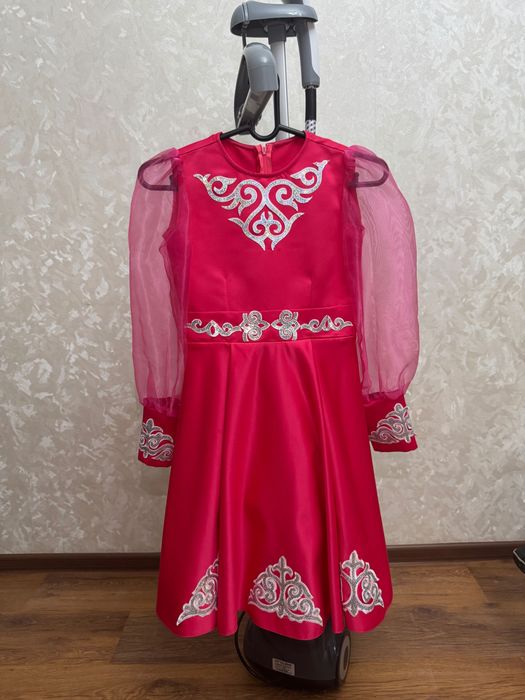 Продается детские костюмы для праздников