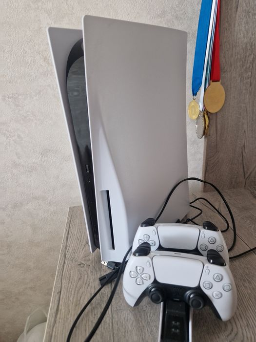 Продам или обменяю Sony PS5