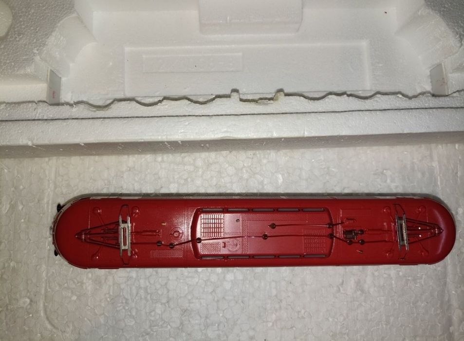 Locomotiva digitala cu sunete fleischmann 

Specificatii:
- sasiu din