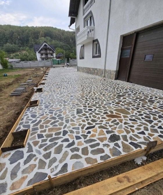 Vand si montez piatra