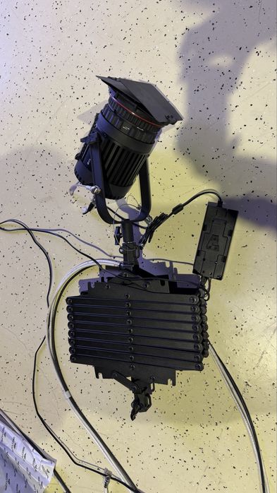 Set NANGUANG CN-60F - Lampa Led Portabila tip fresnel cu pantograf