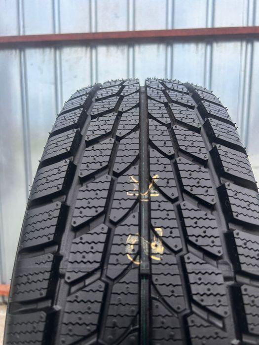 Vând două cauciucuri Falken Eurowinter 195/65/16 C