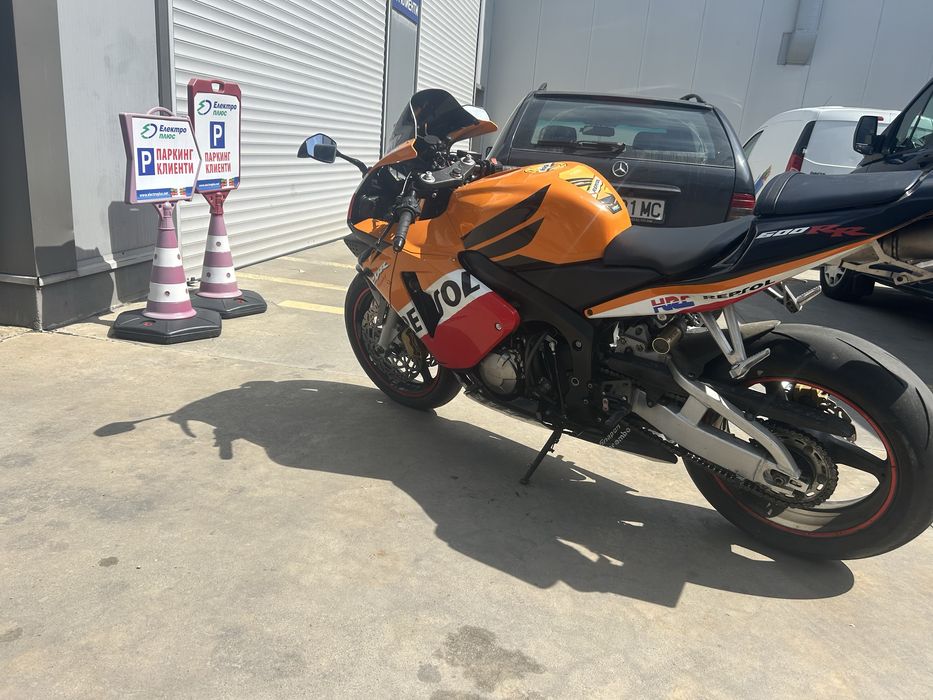 Мотоциклет Honda CRB 600RR