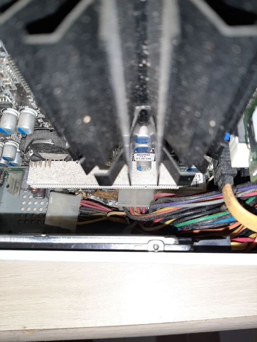 Мини компютър на 12 волта