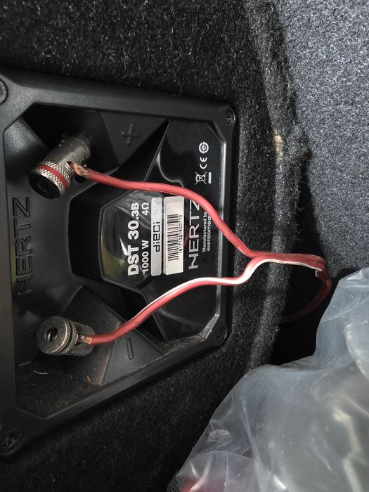 Subwoofer hertz 1000 W + stație amplificare