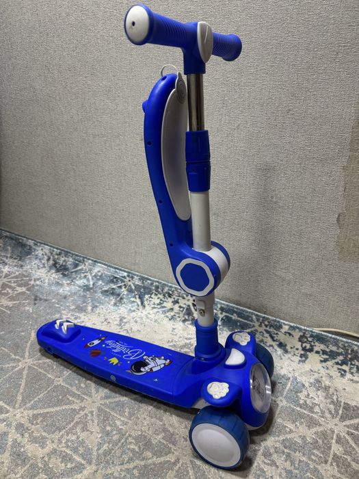 Детскии самокат б/у