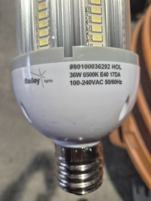 Corp iluminat cu LED