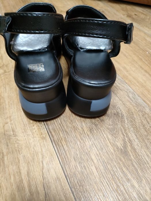 Босоножки женские