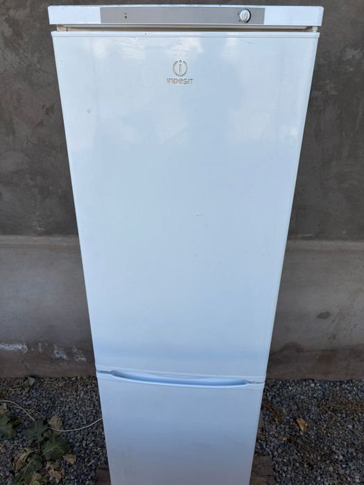 Холодильник INDESIT