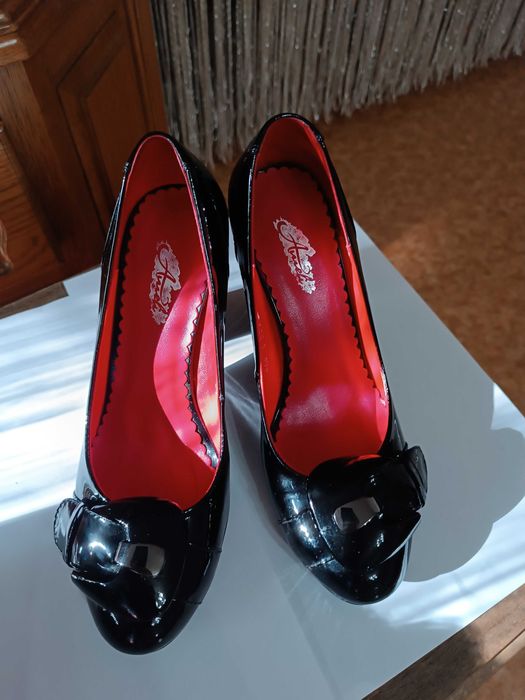 Продам женские туфли 36 р-р
