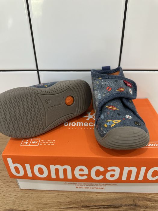 Пантофи biomecanics 23 номер