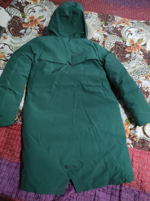 Теплая куртка, на девочку 11-13 лет. доставка