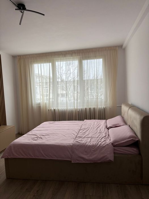 Închiriez Garsonieră