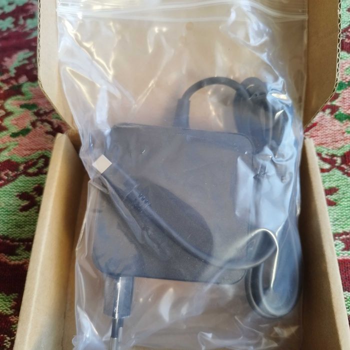 Ново зарядно 65W USB Type C , 5- 20V