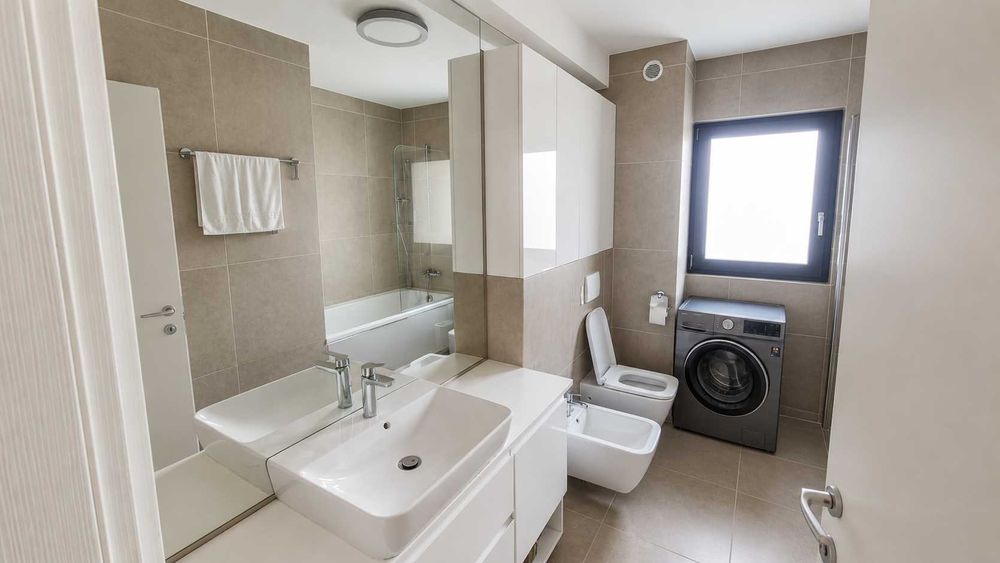 Vand apartament 3 camere + parcare subterana + boxa, complex Colina Insorita