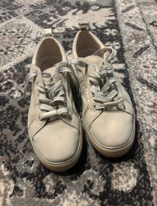 Adidași de vânzare second hand