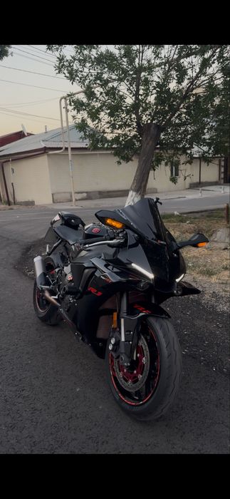 Yamaha R1 2018 в идеальном состоянии