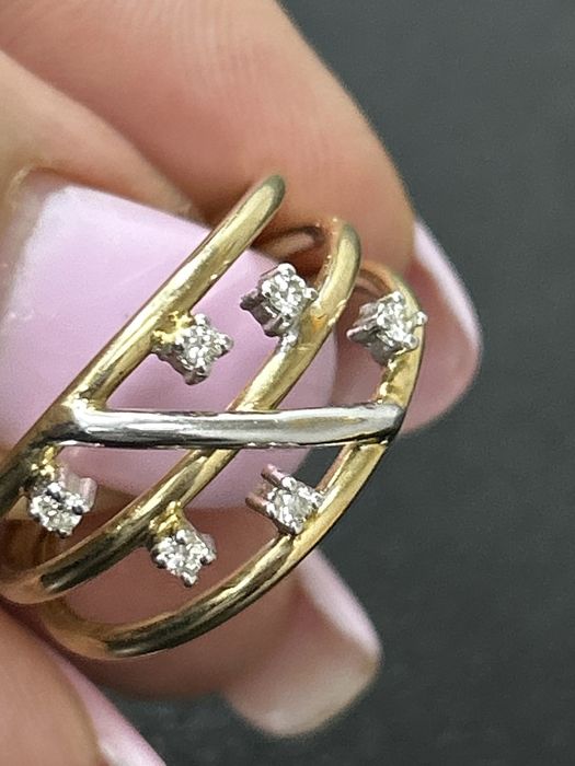 Кольцо желтое золото с бриллиантами