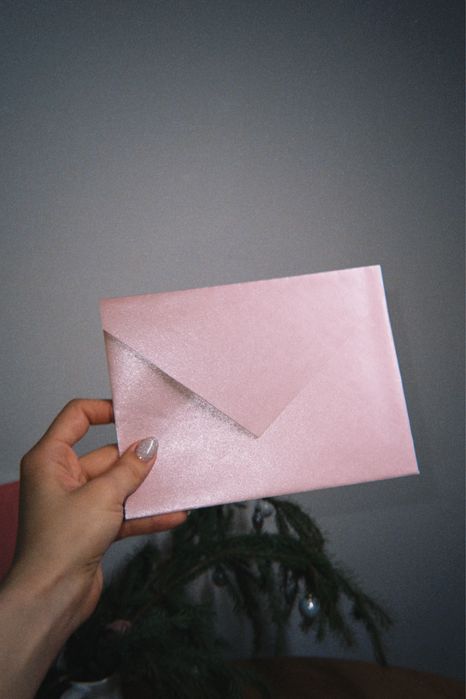 Продам коробки розовые