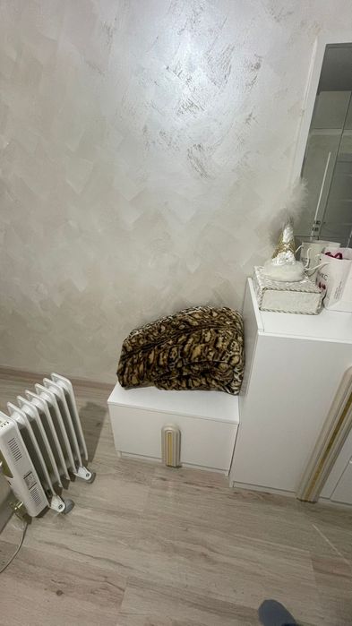 Продам спальный гарнитура.