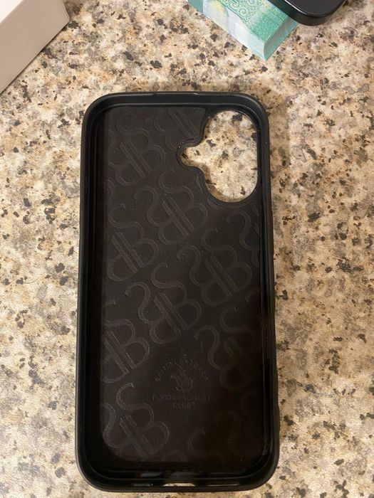 продам iPhone 16 срочно.