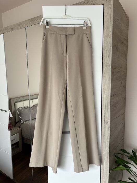 Бежов оувърсайз костюм H&M