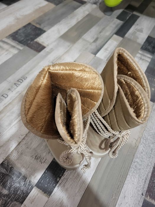 Продавам чисто нови боти, LBD, номер 39