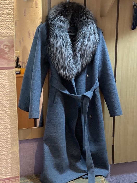 Продам Пальто с Мехом Чернобурки