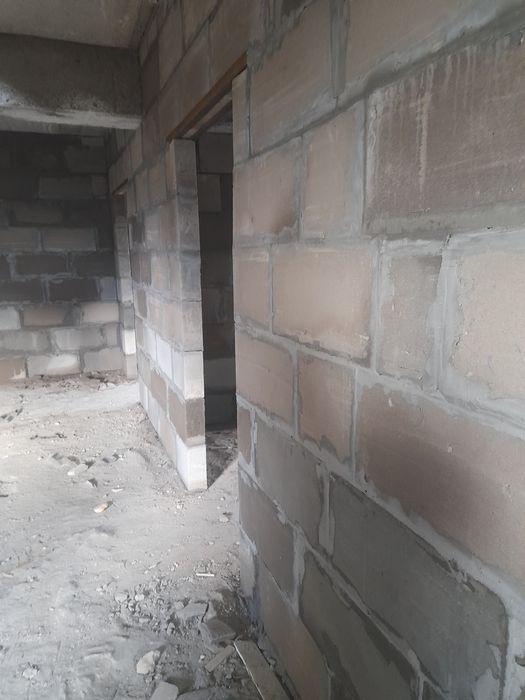 Gisht blok teramiz, shkaturka, styashka, loy shuvoq qilamiz