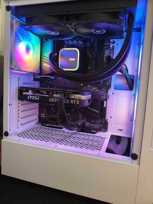 Геймърски Компютър PC Ryzen 5700x / / 16GB RAM / 256GB SSD 700W