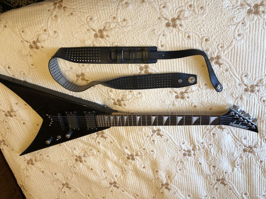 Электрогитара Jackson flying v