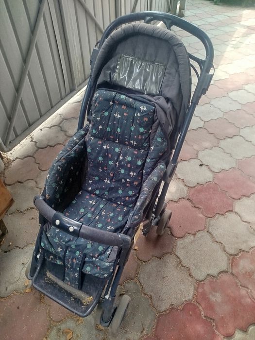 Отдам бесплатно коляск и толокар