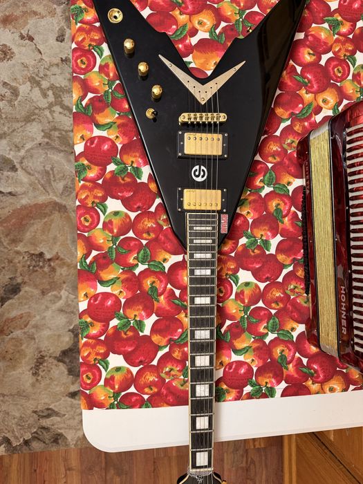 chitara electrica Flying V + husa