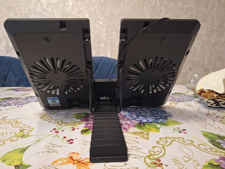 Охлаждающая подставка под ноутбук, планшет