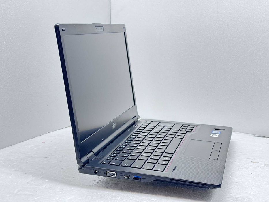 Реновиран Fujitsu LIFEBOOK E549 i5-8265U 16GB 260GB NVMe гаранция