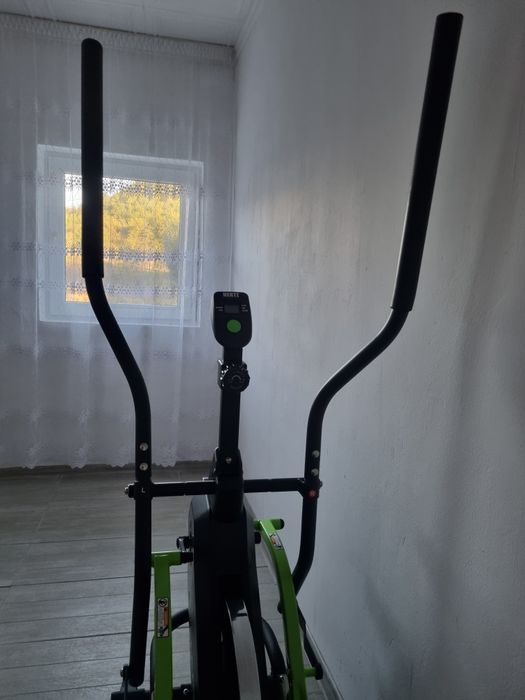Bicicletă eliptică